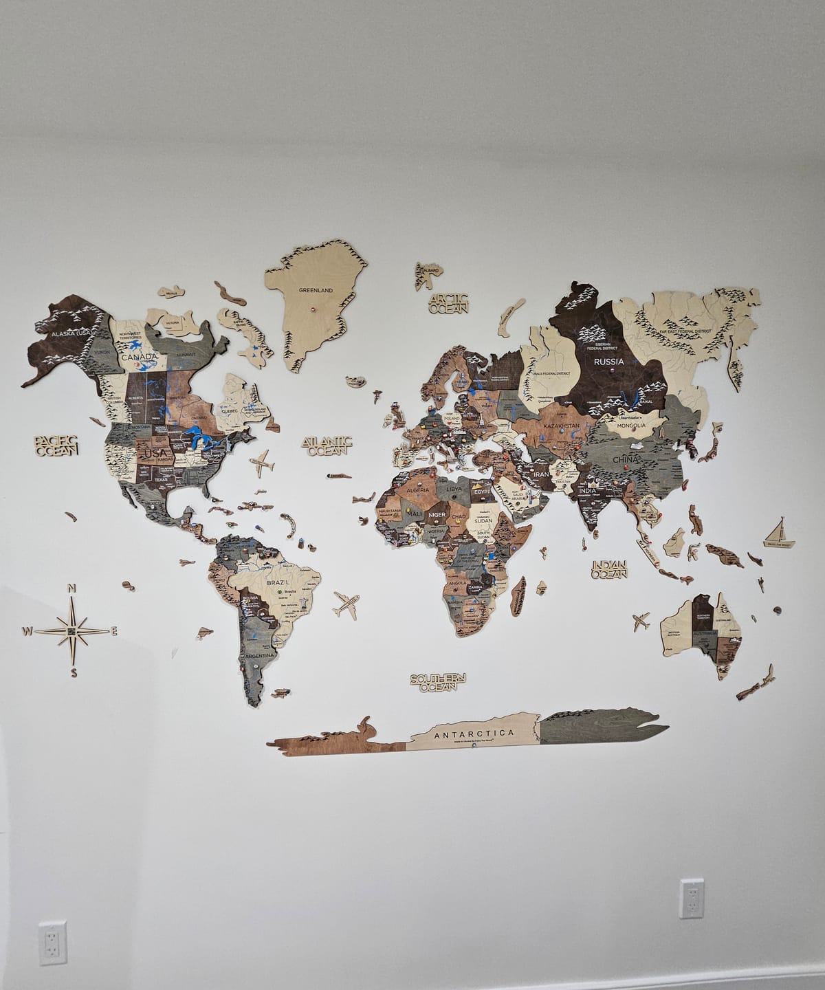 Customer photo review of 3D Wooden World Map Smokey