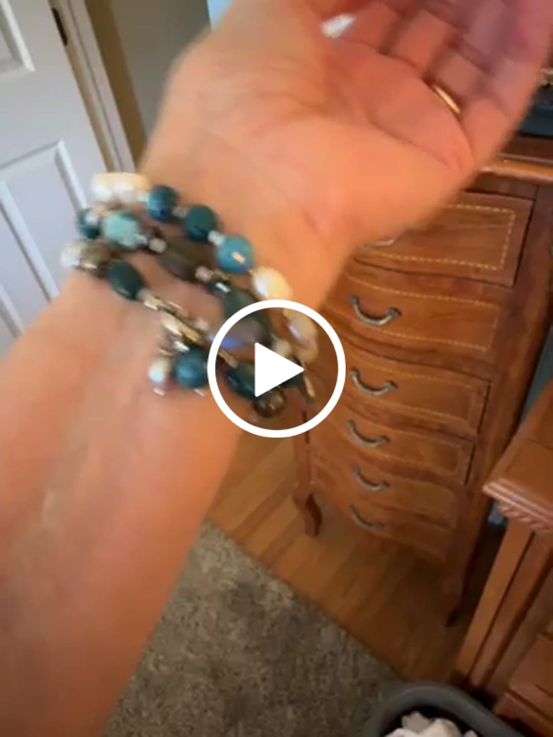 Customer video review of Bohemian Frost Stretch Apple Watch Strap
