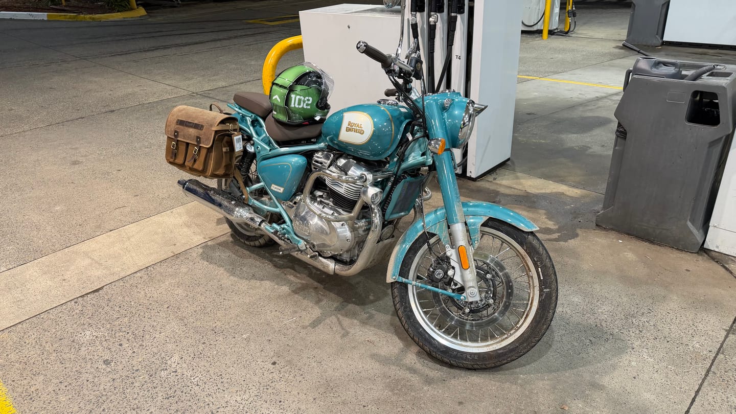 Customer photo review of expedition saddlebag for classic 650