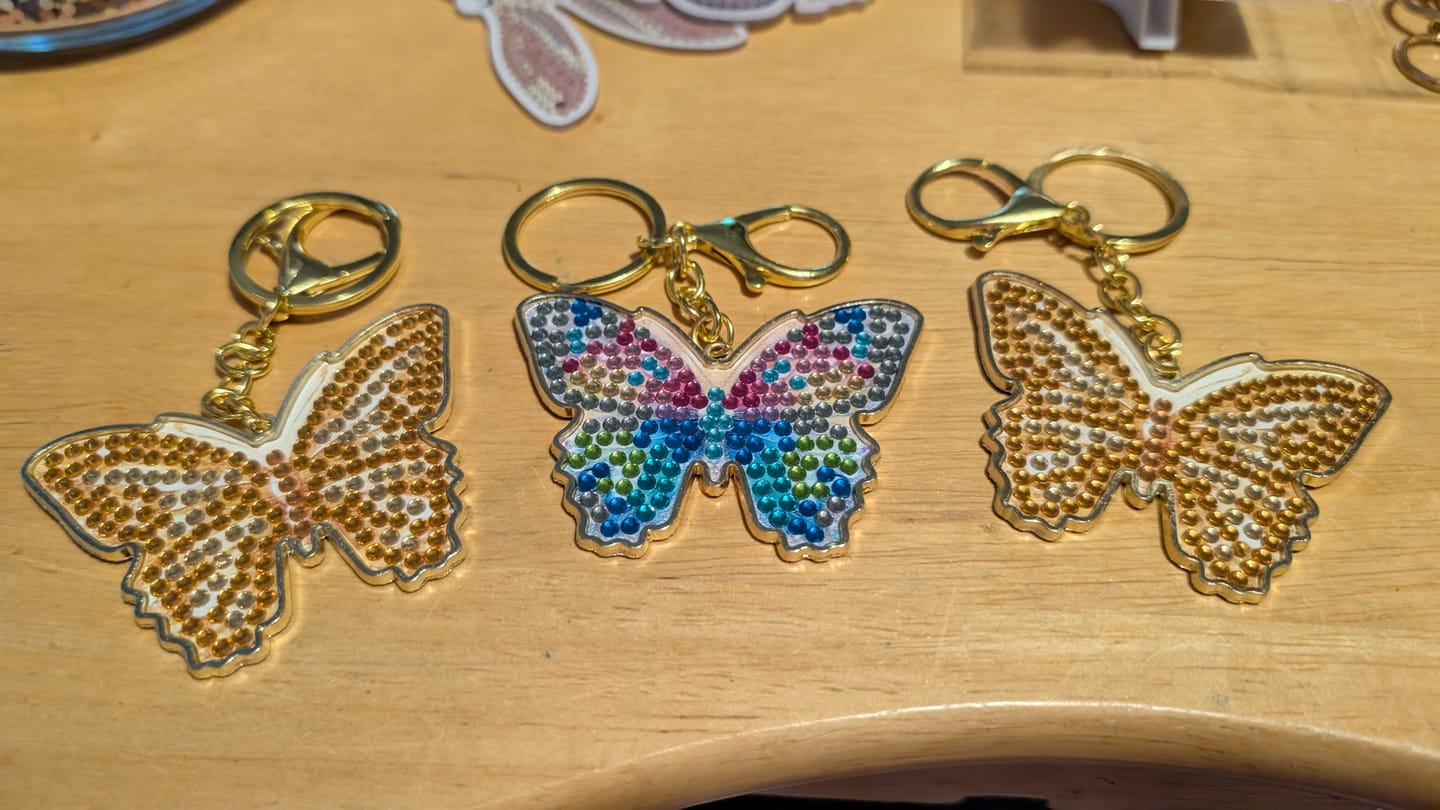 Customer photo review of Wildlife Crystal Art Mystery Box
