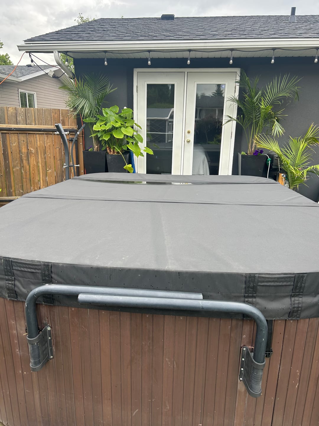 Customer photo review of Sundance Aspen / Maxxus 880 Hot Tub Cover