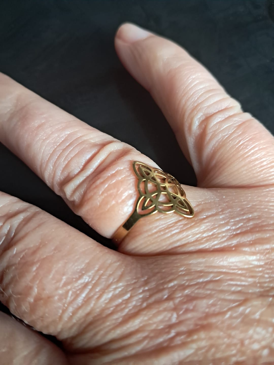 Customer photo review of Bague Ajustable "Protection Éternelle" - Noeud de Sorcière