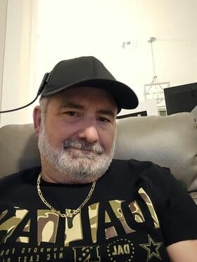 Customer photo review of Madoise Red Light Cap
