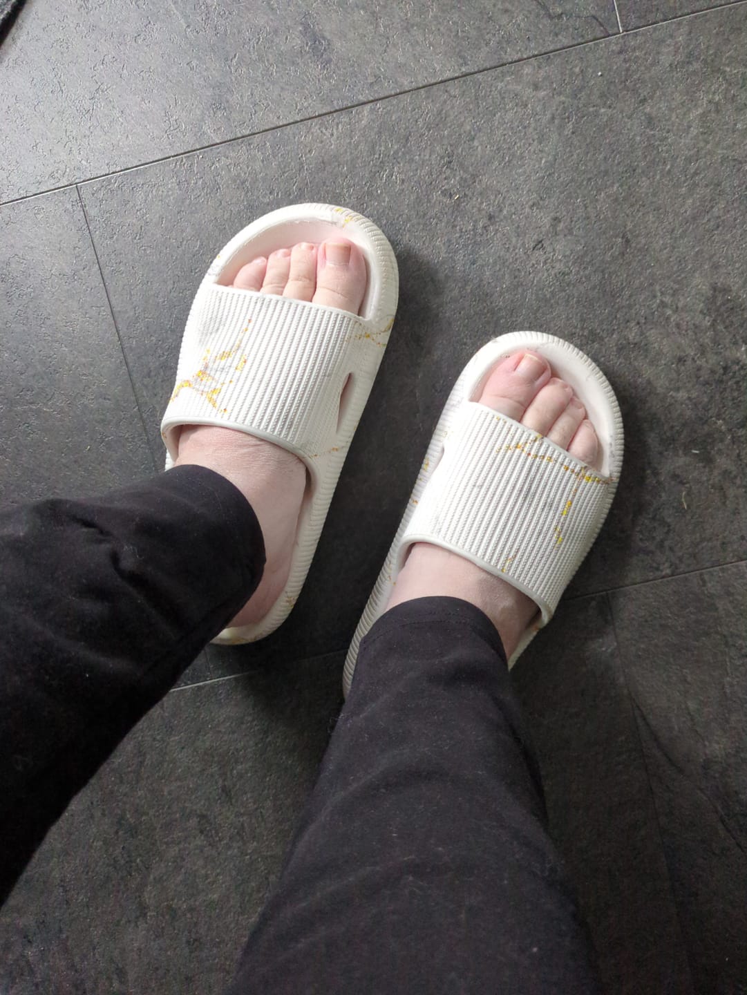 Customer photo review of HappyFlops Limited Editions