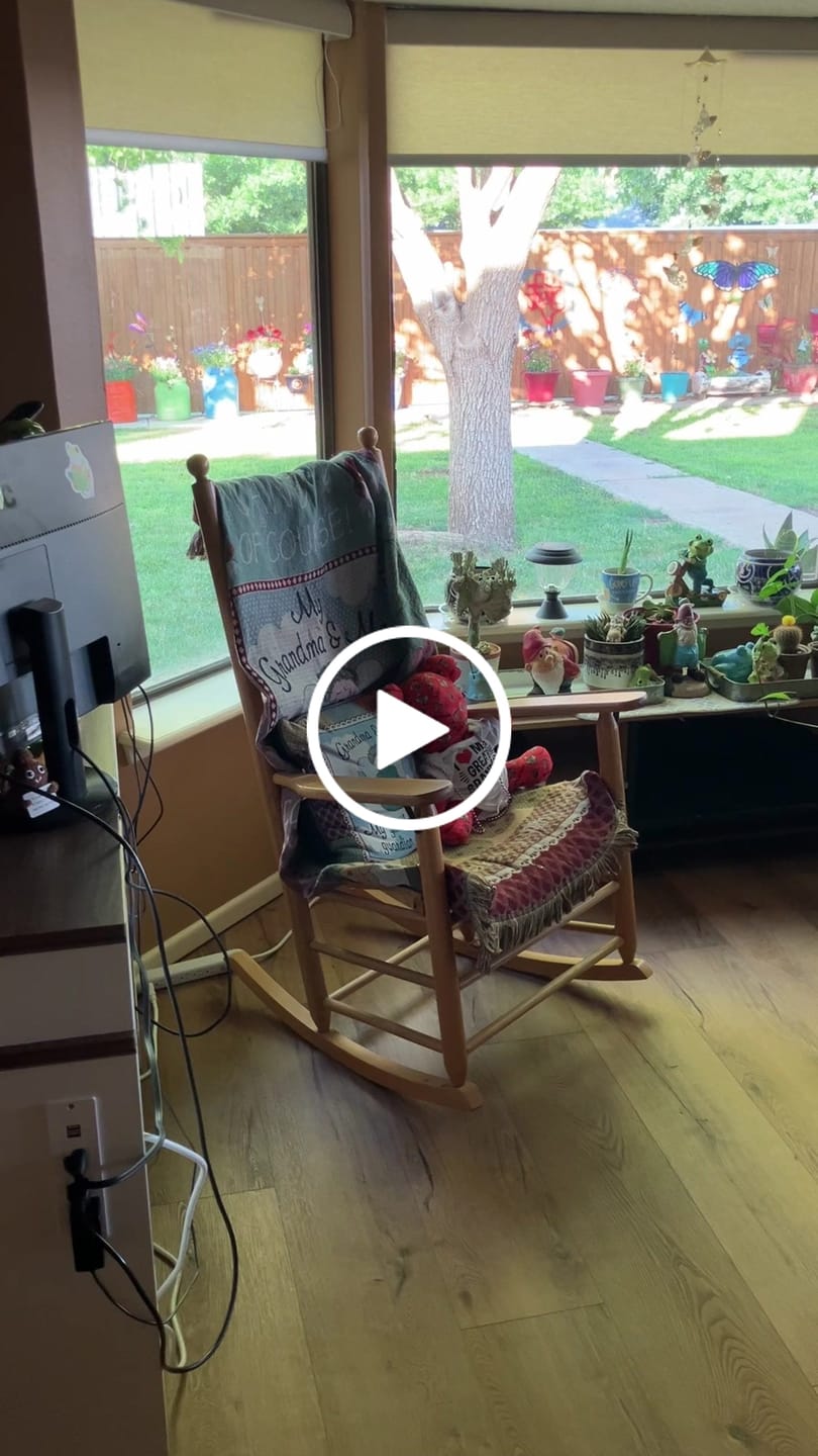 Customer video review of SmartWings Motorized Light Filtering Roller Shades 70% Blackout Safari