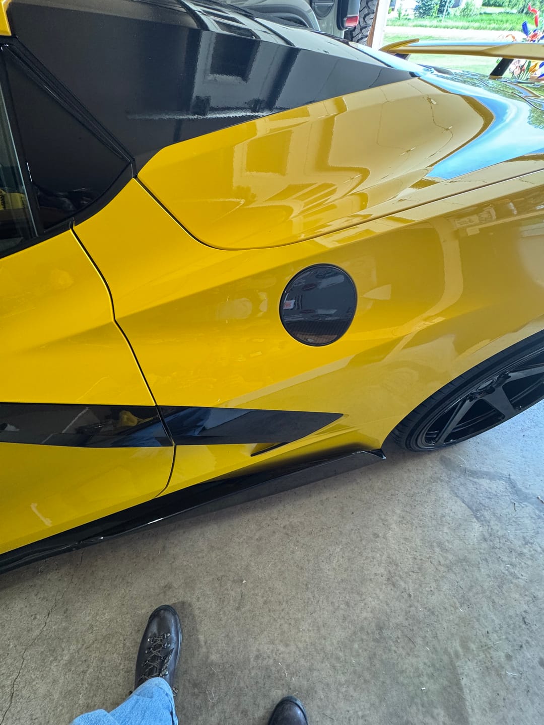Customer photo review of 2020-Up Corvette C8 | DRY CARBON FIBER Side Fender Fuel Tank Gas Lid Cover