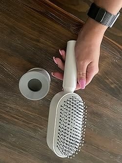 Customer photo review of QuickClean™ hårborste - Tar bort envis hår och masserar hårbotten
