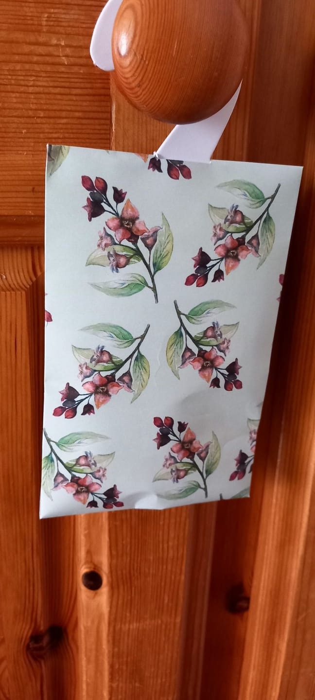 Customer photo review of The Master Herbalist SANDALWOOD Scented Wardrobe Freshener in a floral SANDALWOOD Design Pack of 2
