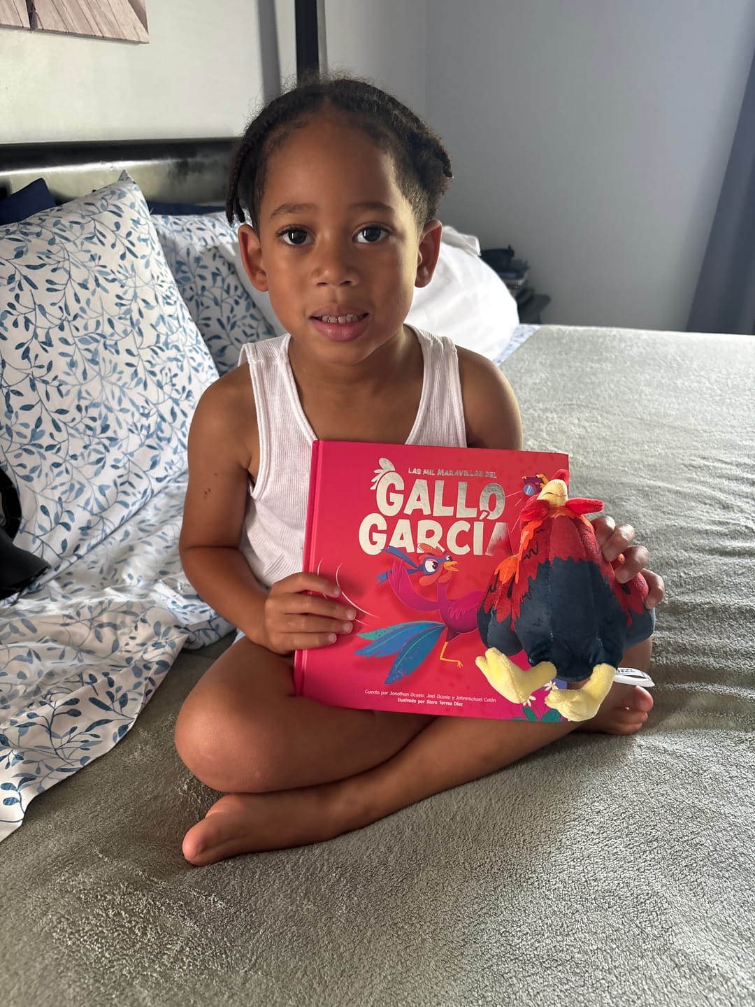 Customer photo review of El Gallo García | Libro Bilingüe