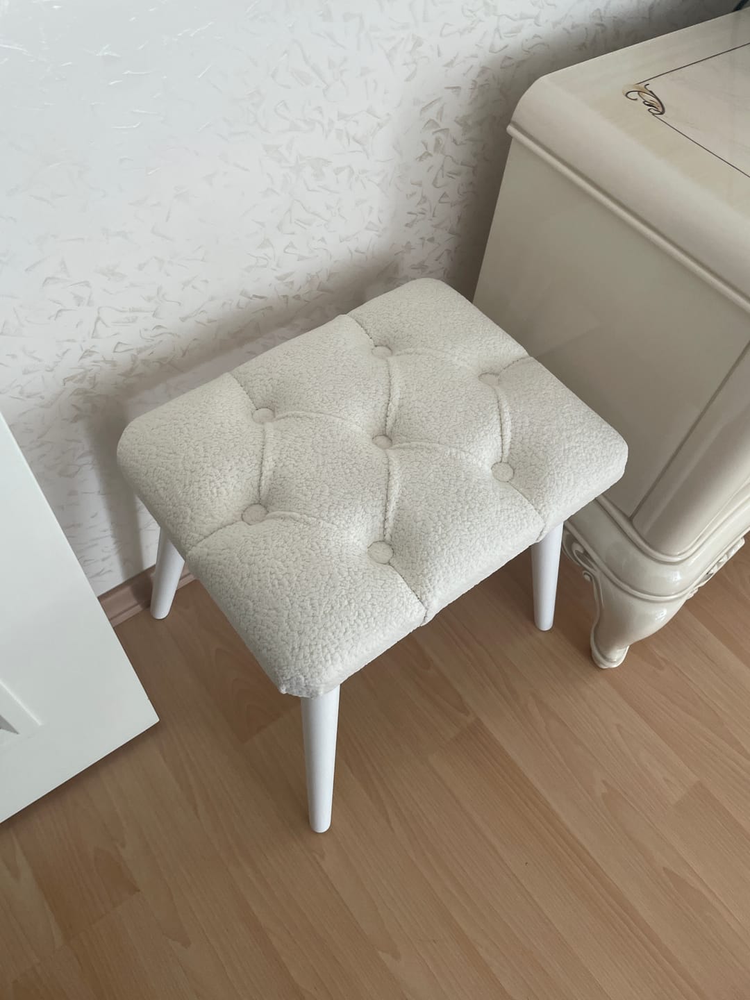 Customer photo review of Rani BM101 Puf Ahşap Ayaklı Tabure Beyaz