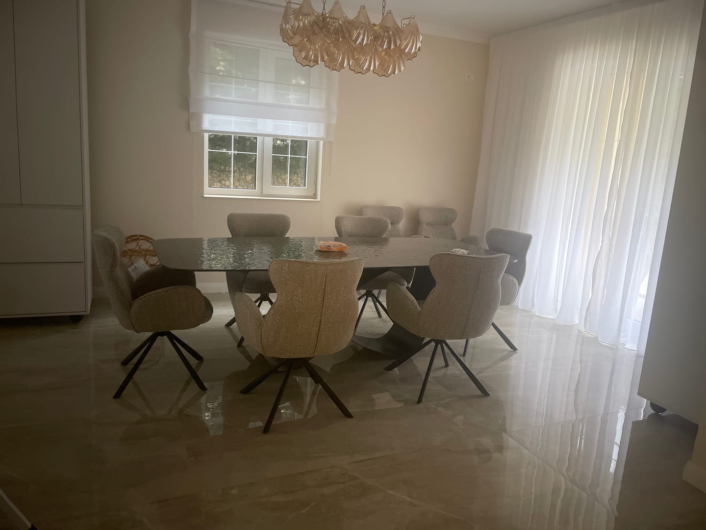 Customer photo review of Scaun K571, bej inchis/negru, stofa clasica/otel, 63x64x93 cm