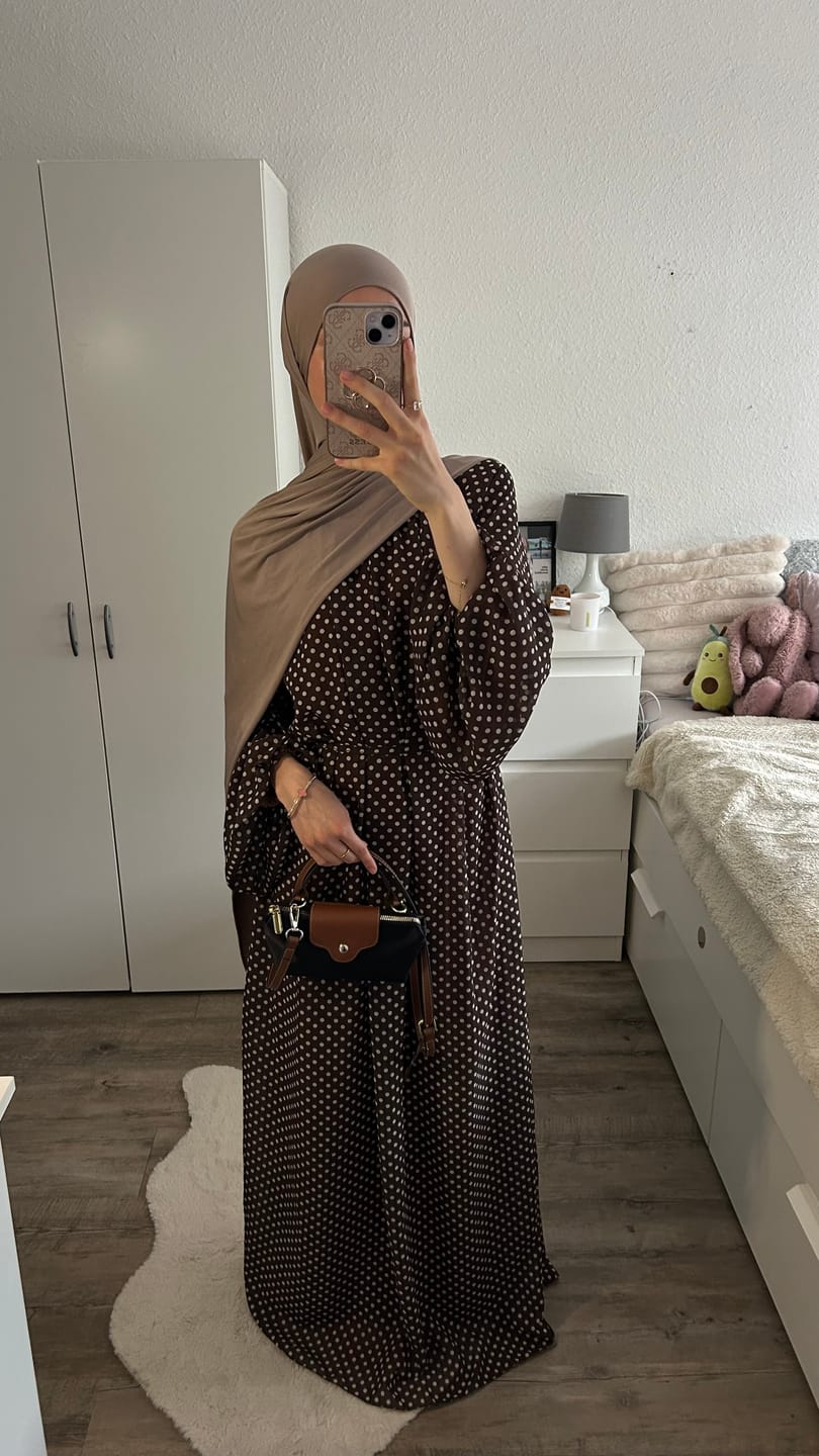 Customer photo review of Nejla Kleid