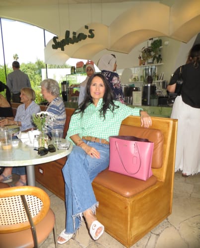 Customer photo review of Rebeca Striped Oversize Blusa