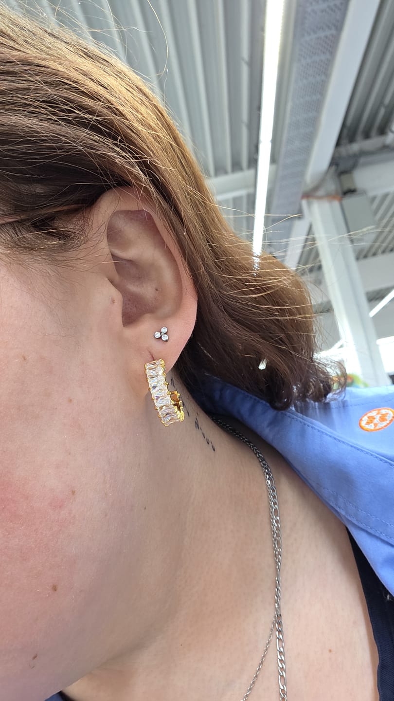 Customer photo review of Cube Stones Creolen | 18K vergoldet