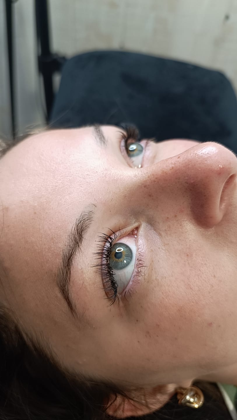 Customer photo review of 0.3-0.5s Super Fast Drying Long Retention Lash Glue