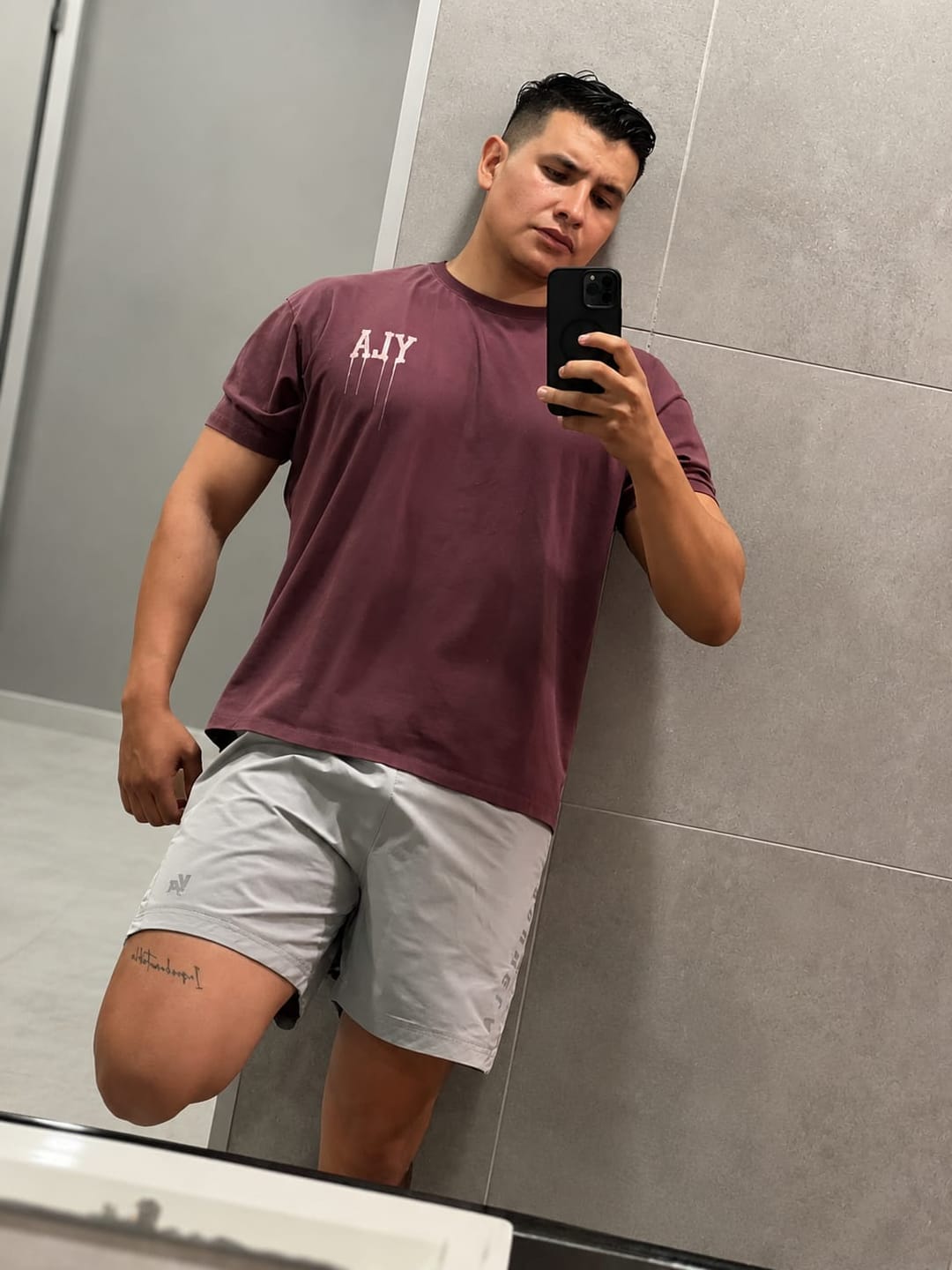 Customer photo review of W428 - Drip Oversized Tee