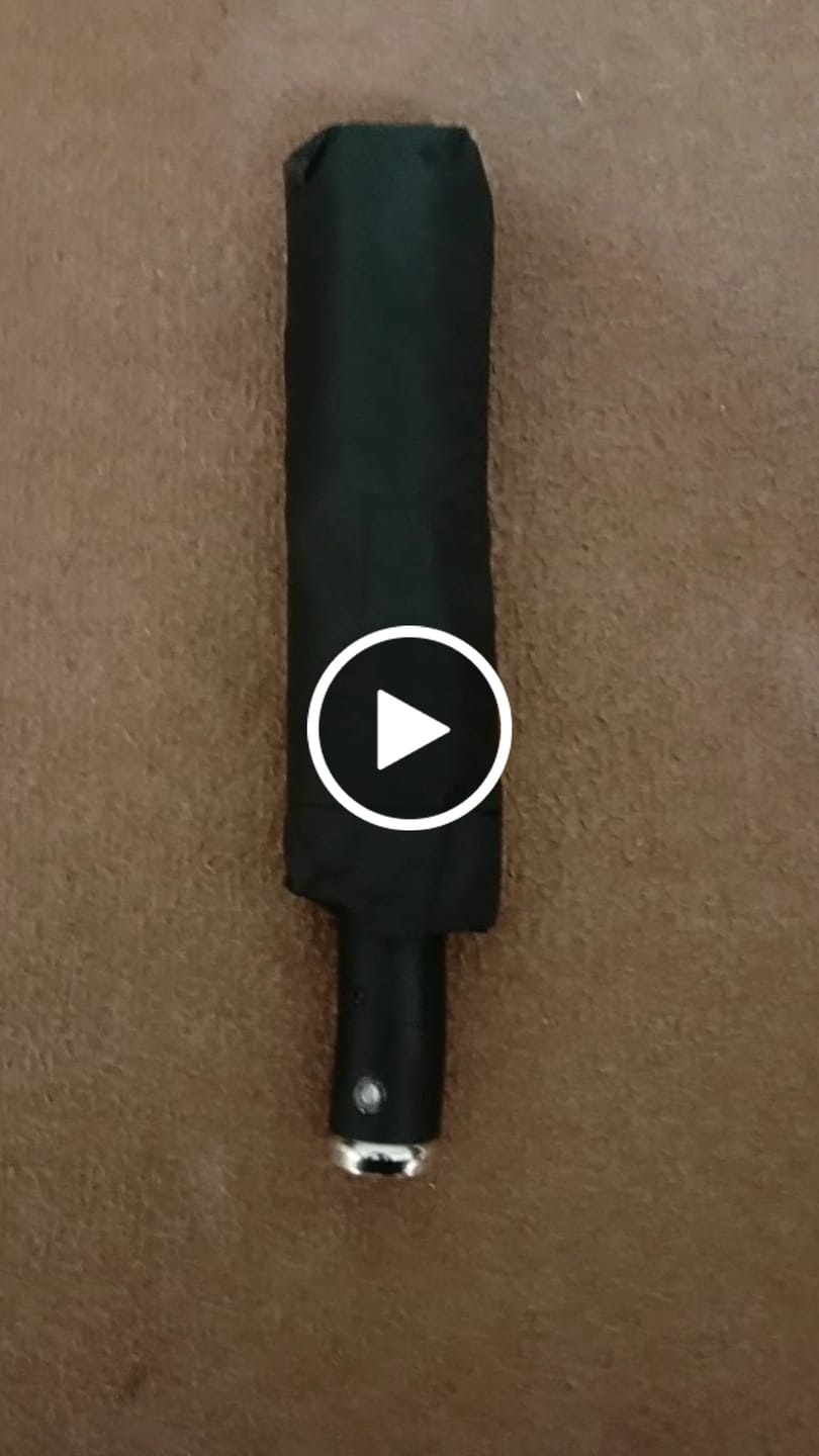 Customer video review of UV Protected Umbrella with Torch - Unbreakable | Windproof | Waterproof