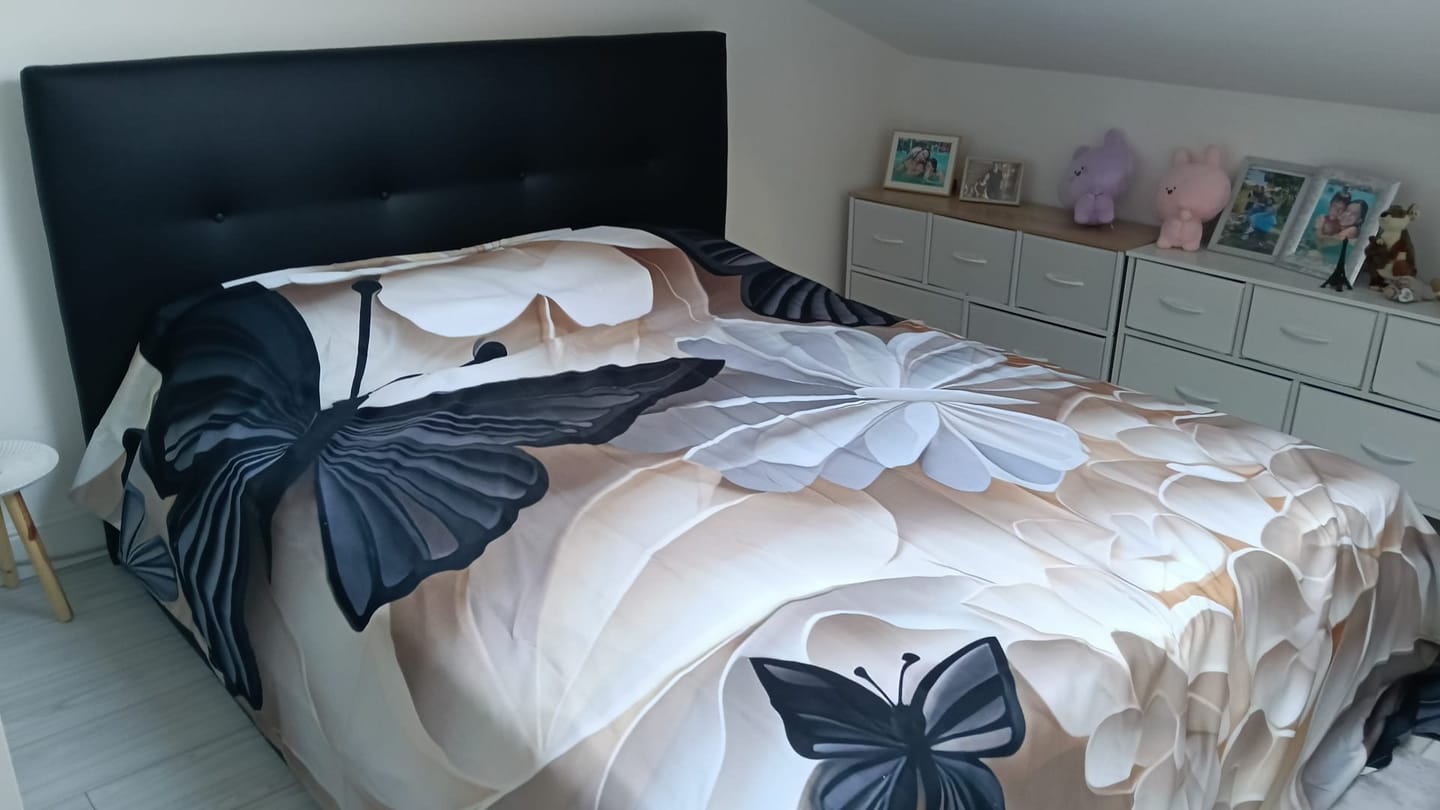 Customer photo review of Copriletto Estivo, Coperta Leggera, Lenzuola Copriletto Mariposa 05 Nero
