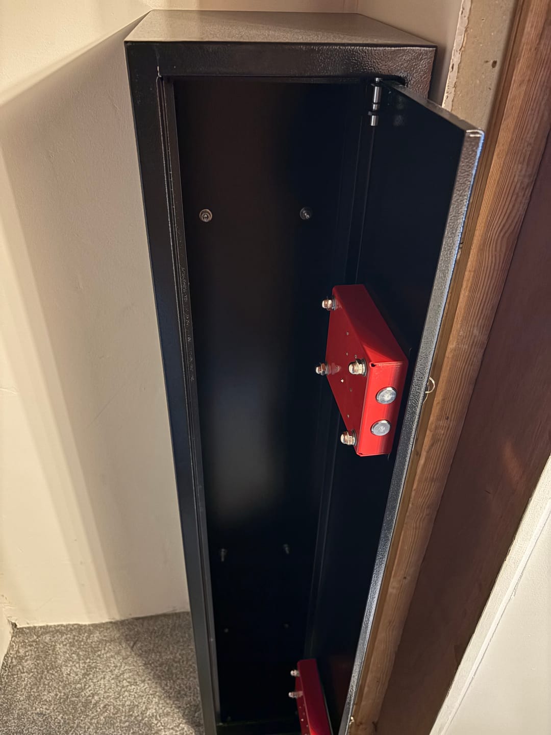 Customer photo review of Cogswell & Harrison 4 Gun Extra Deep Safe