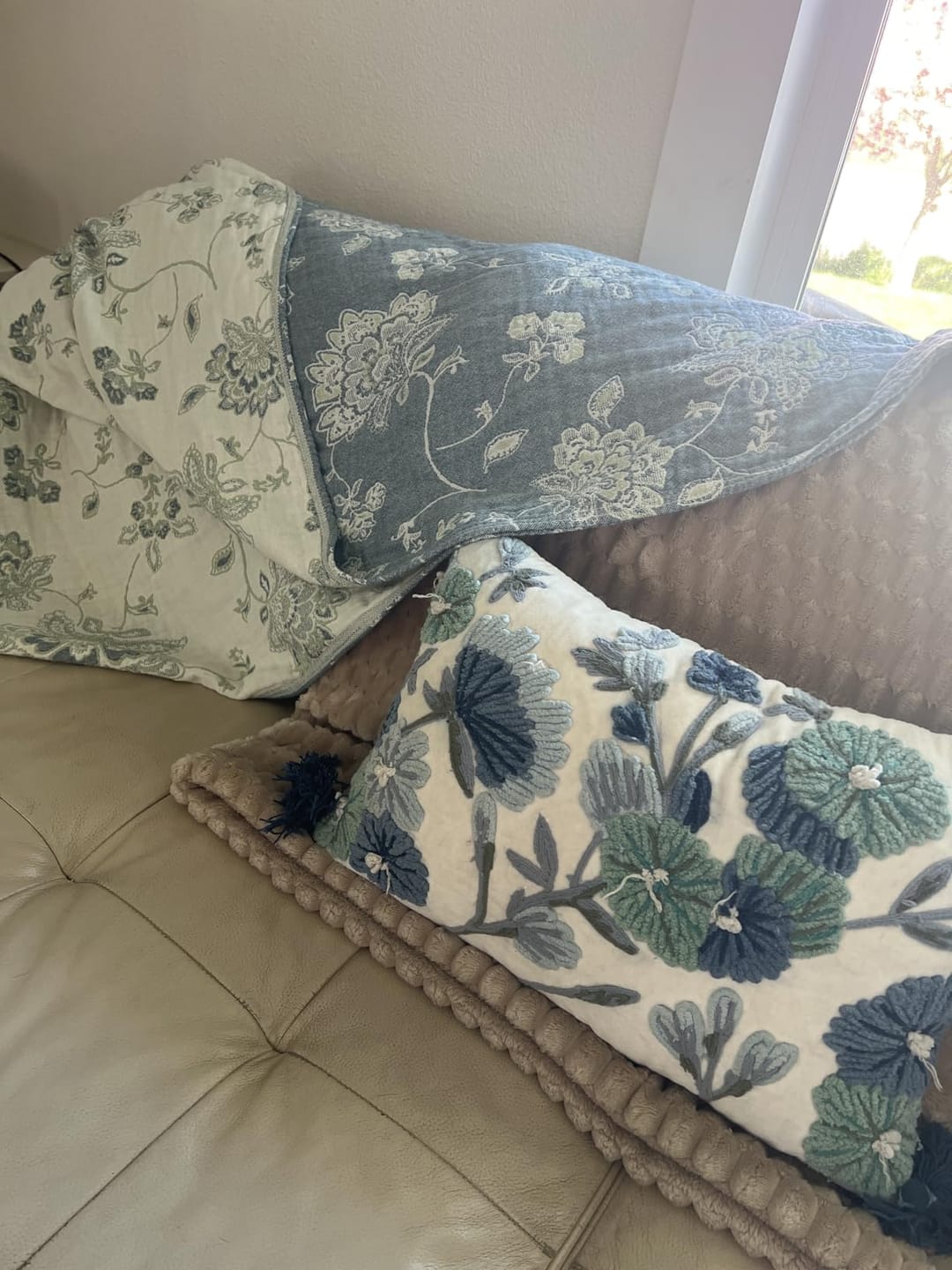Customer photo review of Floral Muslin Cotton Throw Blanket