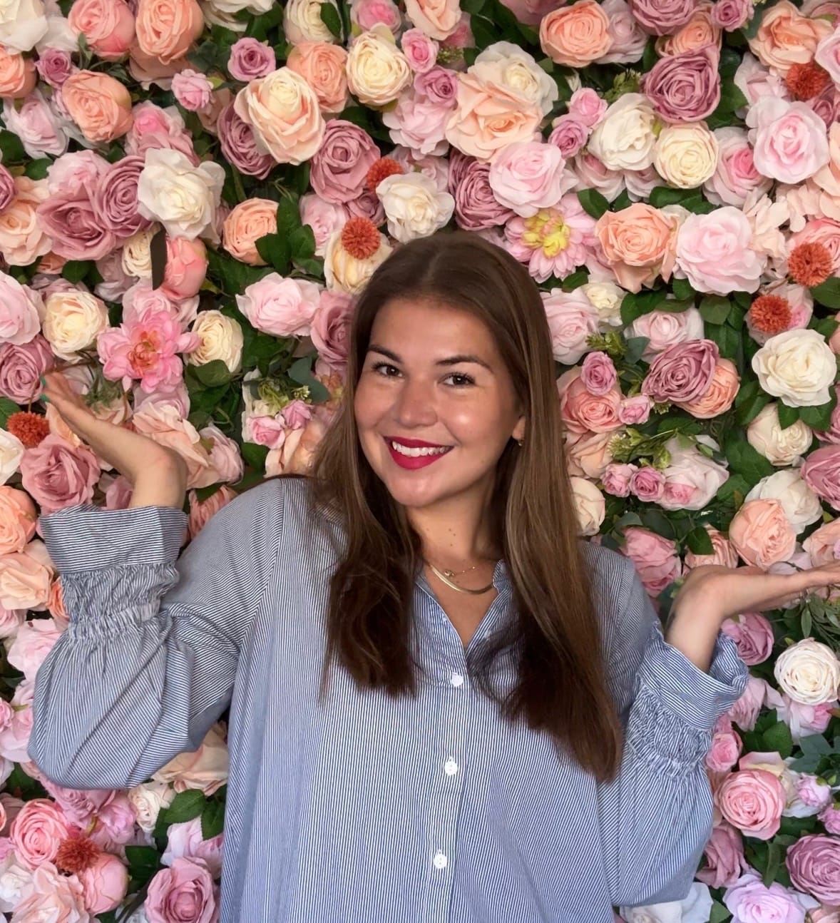 Customer photo review of Ali Flowers 5D Silk Rose Flower Panel Backdrop Wedding Stage Decorative Curtain Artificial Flower Wall ALFWL009