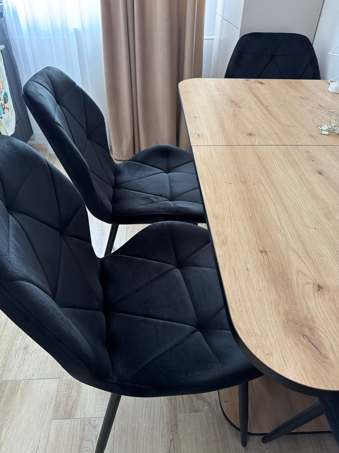 Customer photo review of Scaun bucatarie material textil K453, negru, 48x53x86 cm