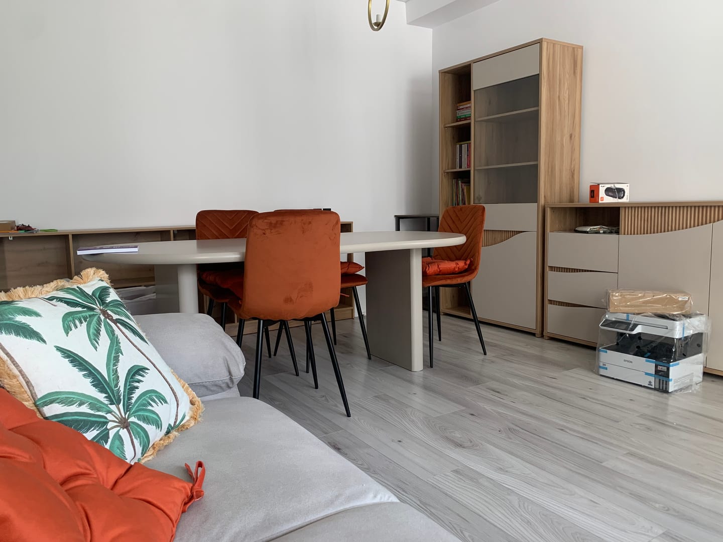 Customer photo review of Scaun DAREN, scortisoara - Bluvel 4215, stofa catifelata/metal, 45x39x91 cm