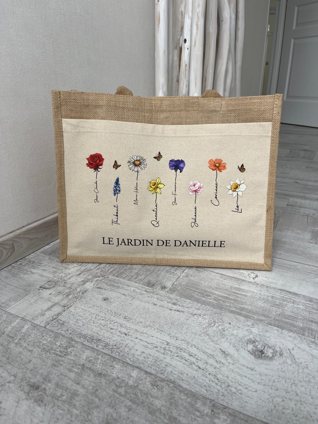 Customer photo review of L'amour grandit ici - Sac personnalisé avec fleurs et prénoms pour maman