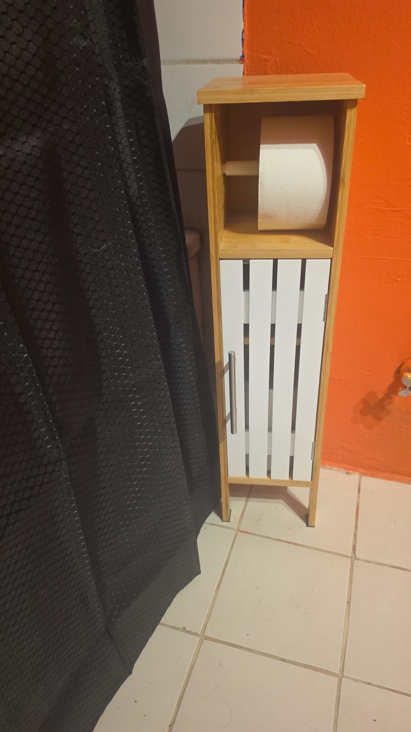 Customer photo review of Porta Confort Soporte Papel Baño Armario Con Puerta Pequeño Blanco