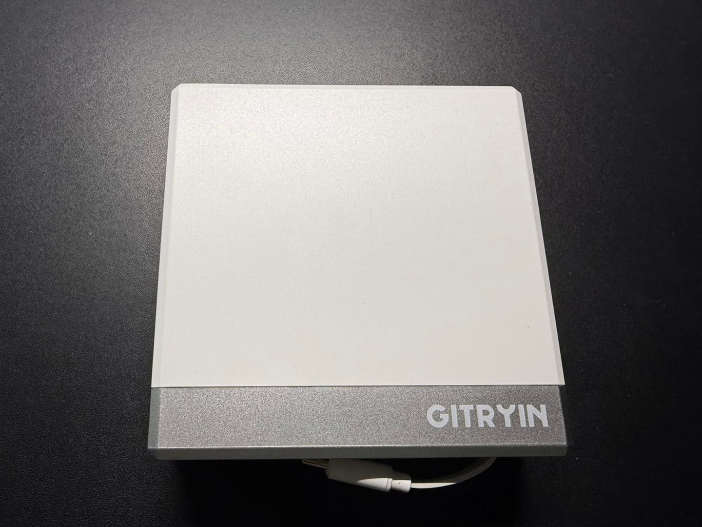 Customer photo review of Gitryin Retractable 140W Fast Charger - USB-C Cable