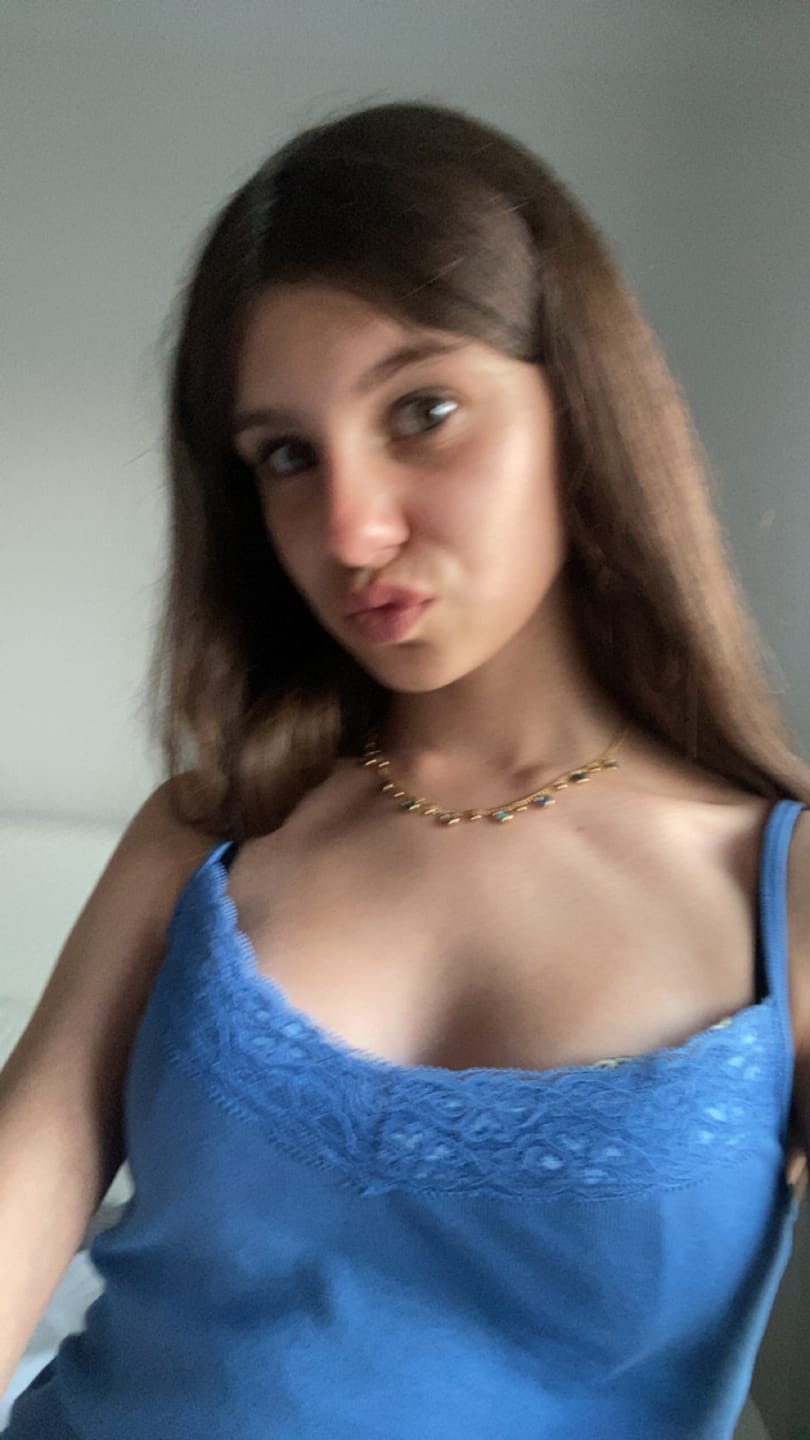 Customer photo review of Grace Multi-Tone Droplet Necklace Blue & Gold
