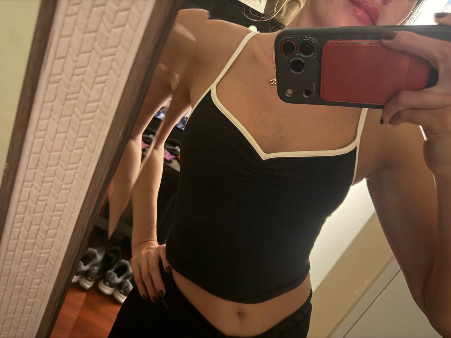 Customer photo review of The Ballet Tank / Black-Cream