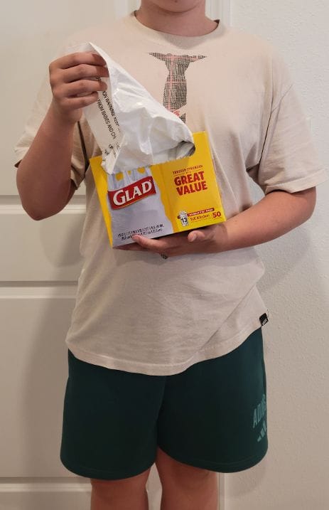 Customer photo review of Glad 13 Gallon Tall Kitchen Handle-Tie Bags - 50 CT 4 Pack