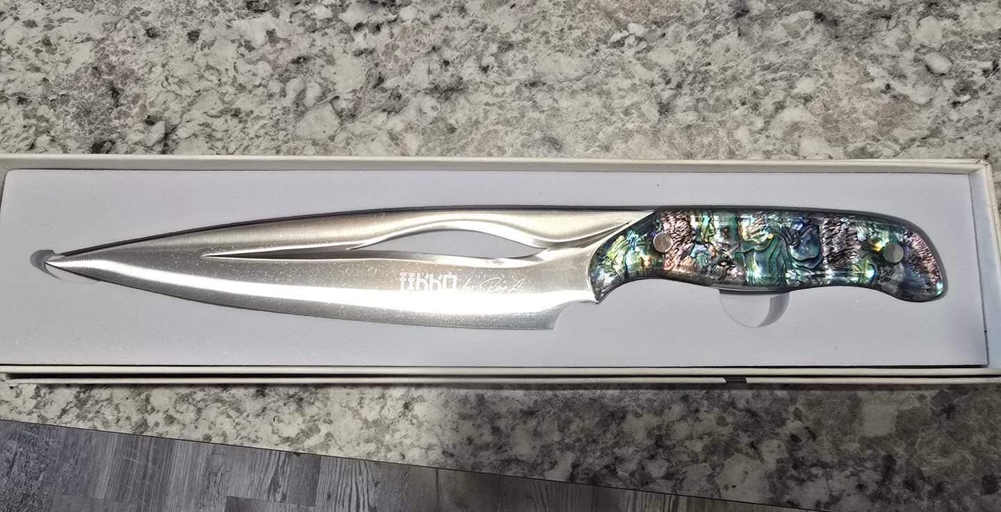 Customer photo review of The Pearl Eye Edition – Signature Knife by JIKKO®