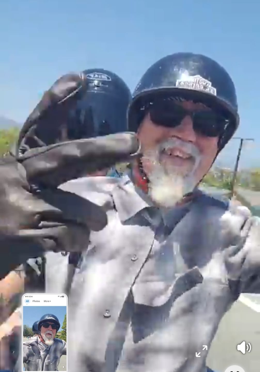 Customer photo review of Motohand Men's driving gloves