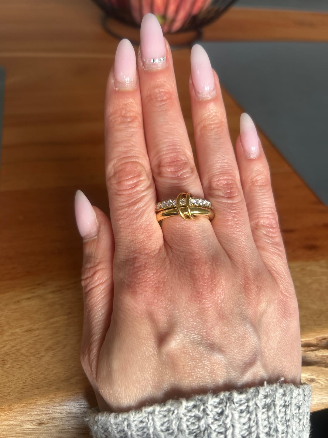 Customer photo review of Pave Infinity Flow Ring 18K Vergoldet
