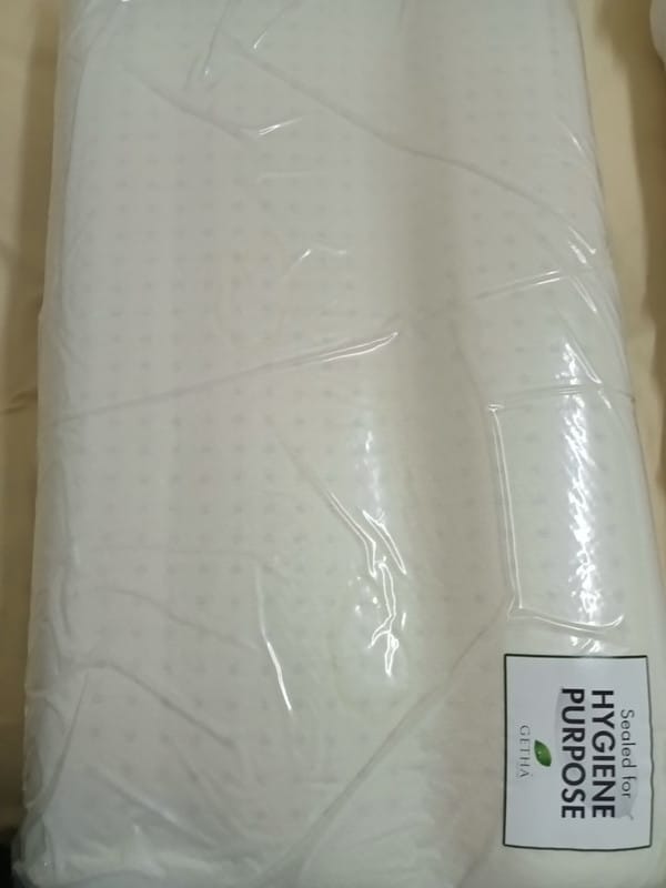 Customer photo review of Getha Contour Latex Pillow (Cotton Fabric / Tencel Fabric)