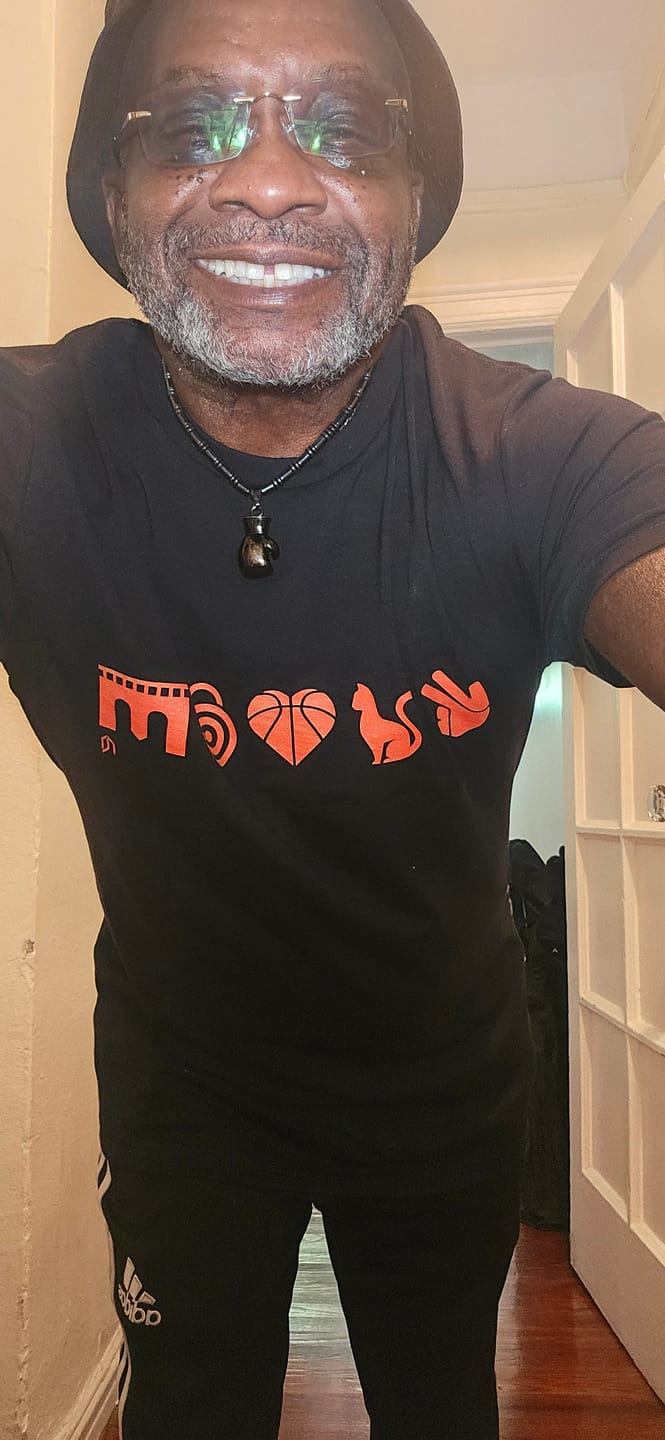 Customer photo review of NYK 5 Icons T-Shirt