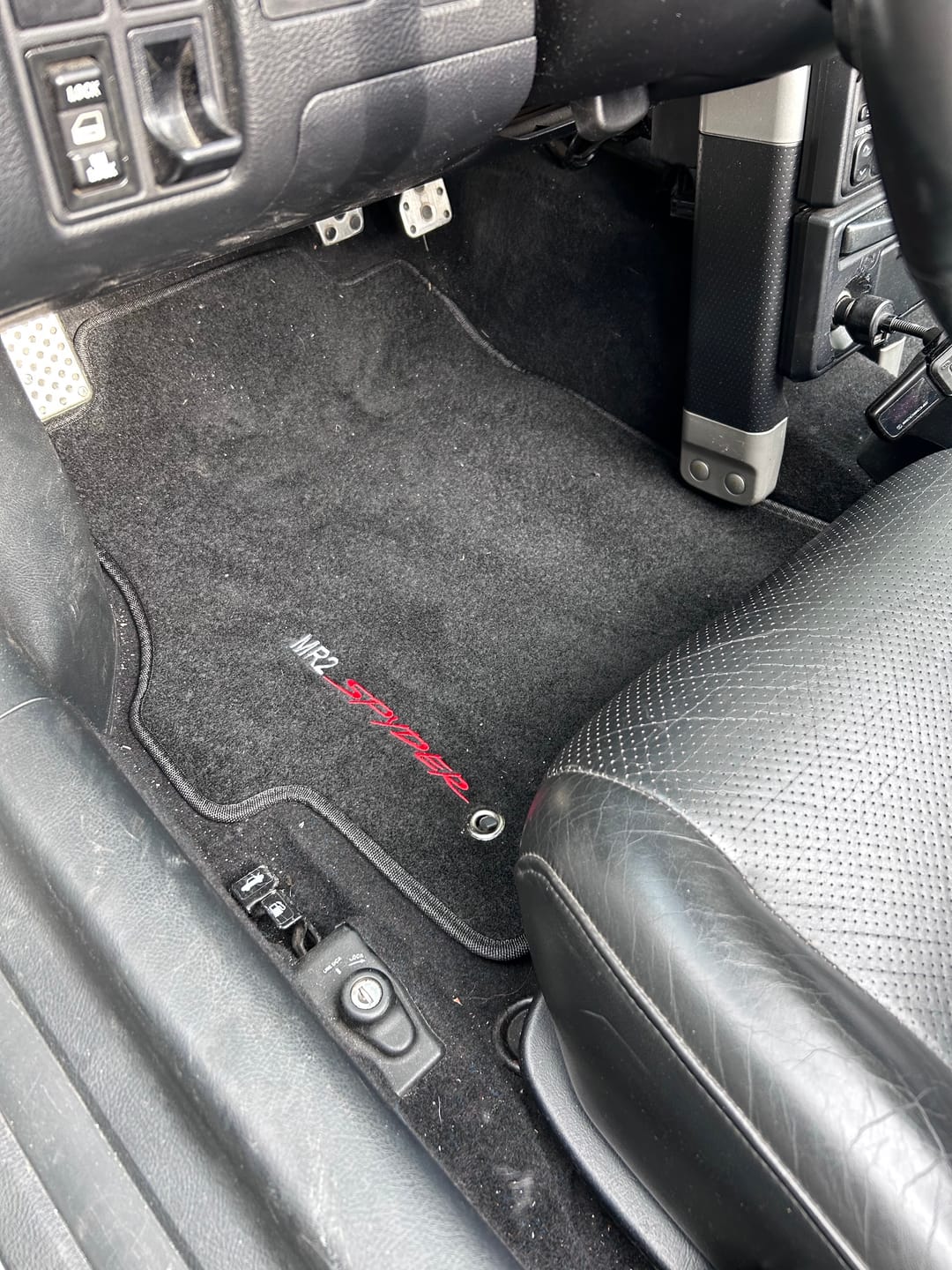 Customer photo review of MR2Heaven 1999-2007 MR2 Spyder / MR-S / Roadster Reproduction Floor Mats