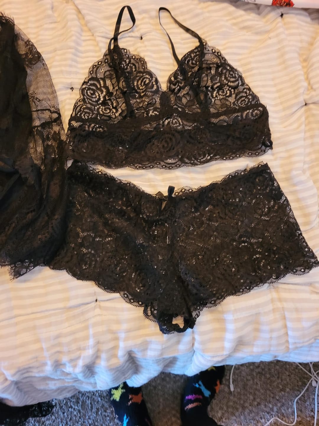 Customer photo review of Ensemble lingerie en dentelle 3 pièces avec kimono