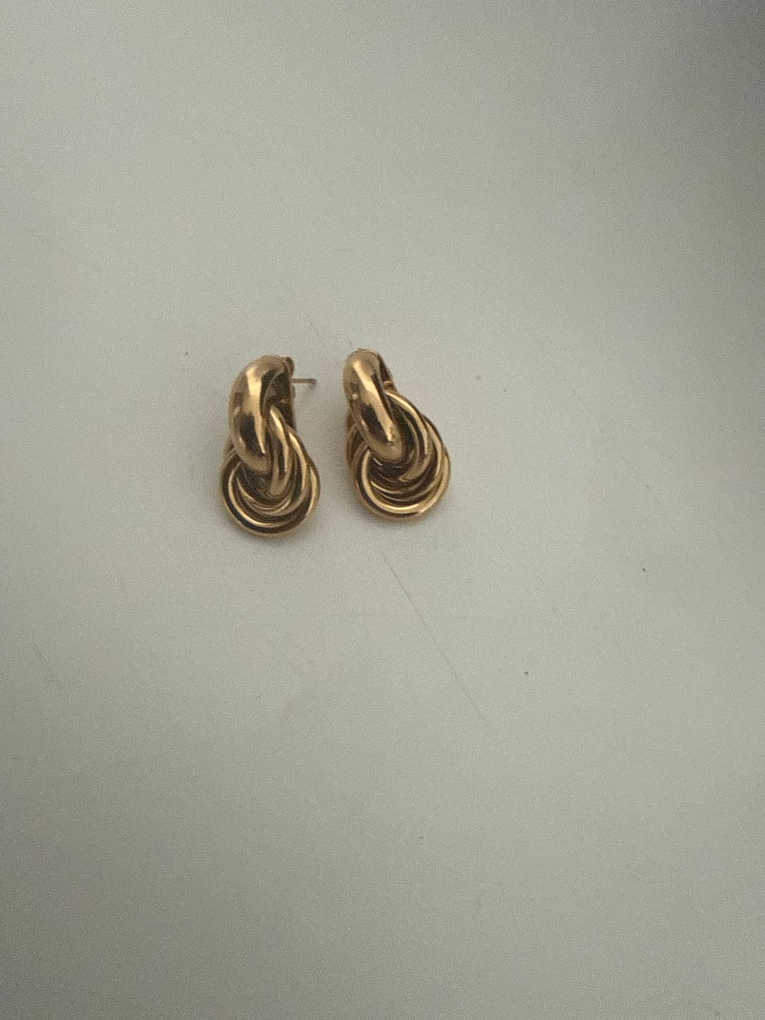 Customer photo review of Loop Ohrstecker | 18K vergoldet