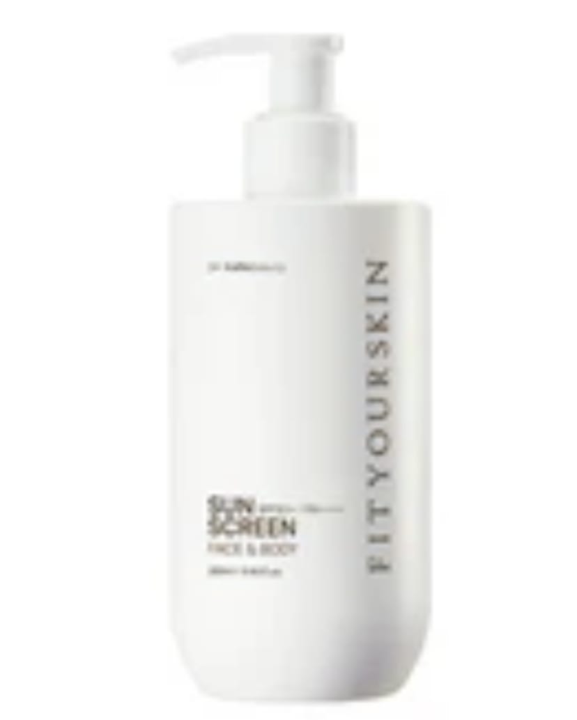 Customer photo review of FitYourSkinxKaRebeauty - Solkrem for ansikt og kropp SPF50+ (280ml)