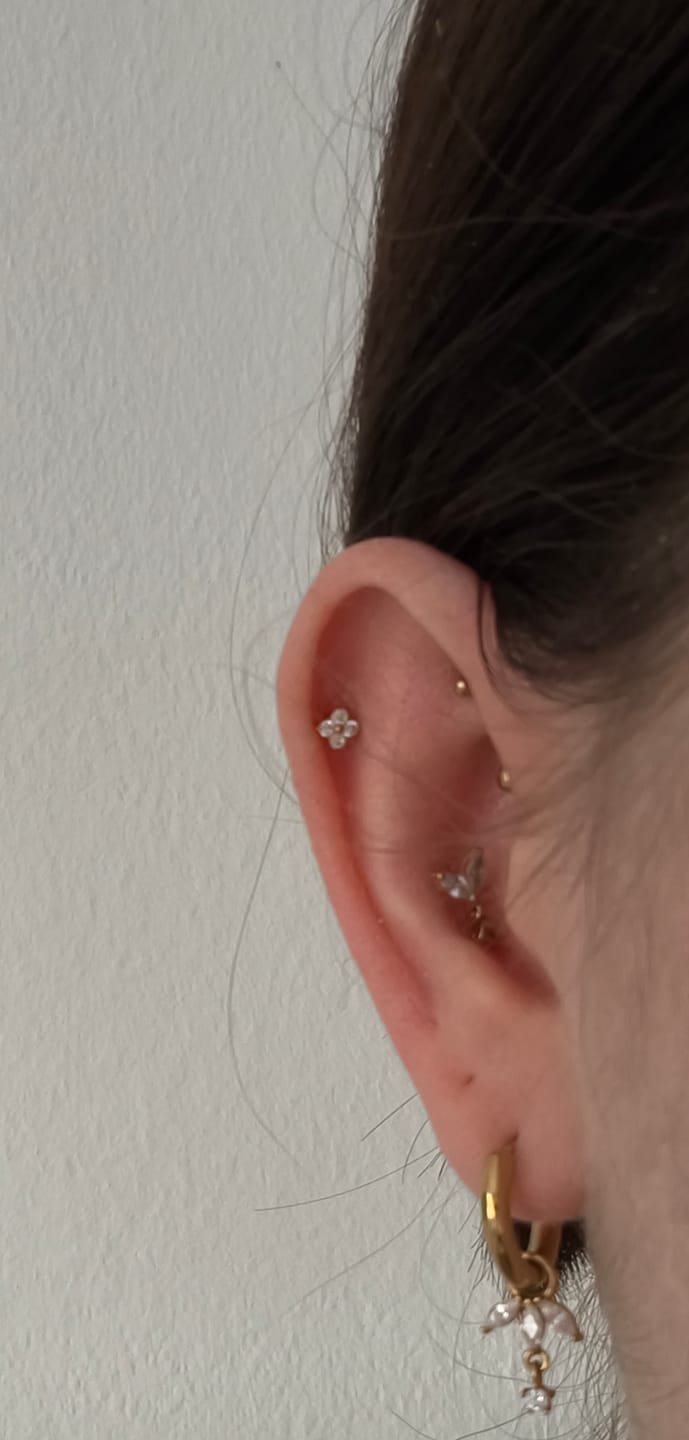 Customer photo review of Lotus Glow Ohrringe | 18K vergoldet