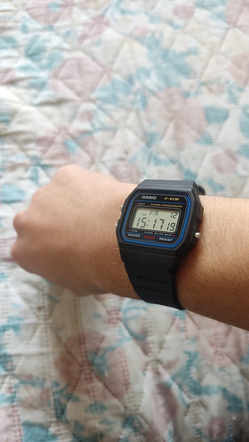 Customer photo review of Reloj Casio Vintage F-91W-1DG Clásico Líneas Azules