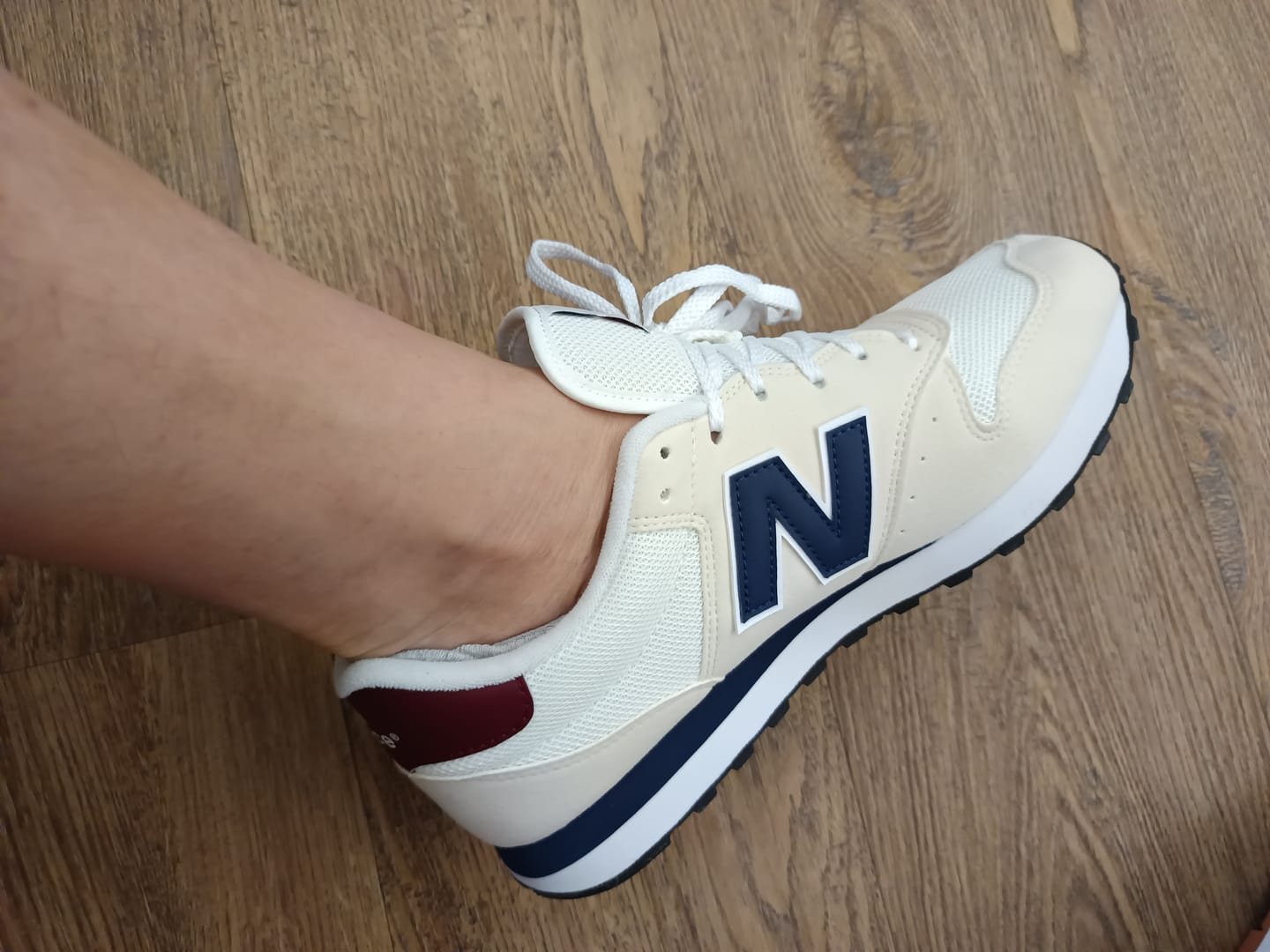 Customer photo review of Sapatilhas New Balance 500 Branca/Marinho