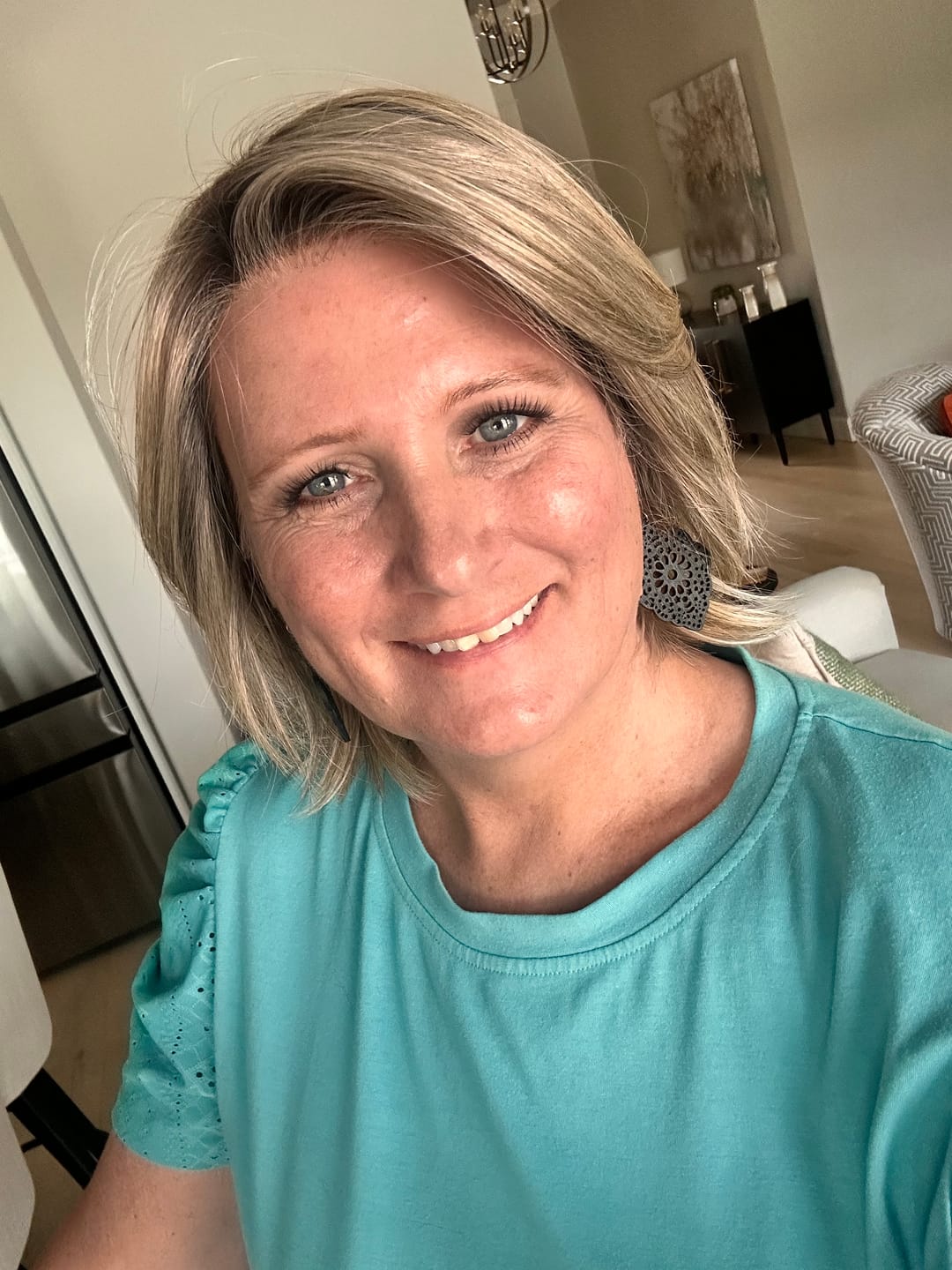 Customer photo review of WITHOUT WARNING - Soft Beige Blonde