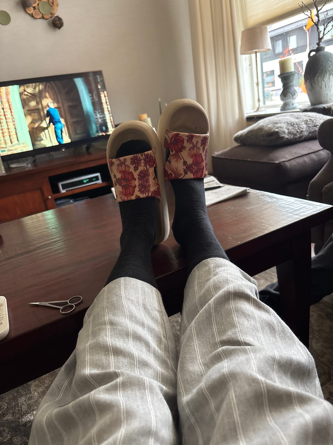 Customer photo review of HappyFlops Botanics
