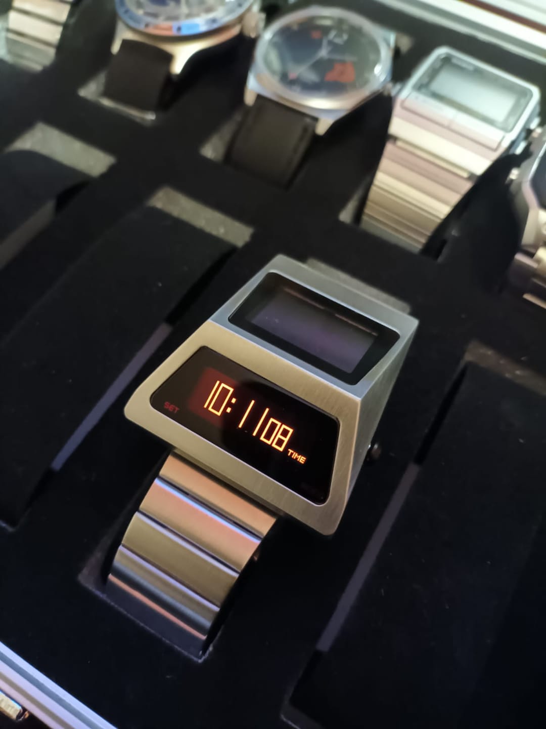 Customer photo review of Reloj Benly Design S3000S-R Moon Rover OLED