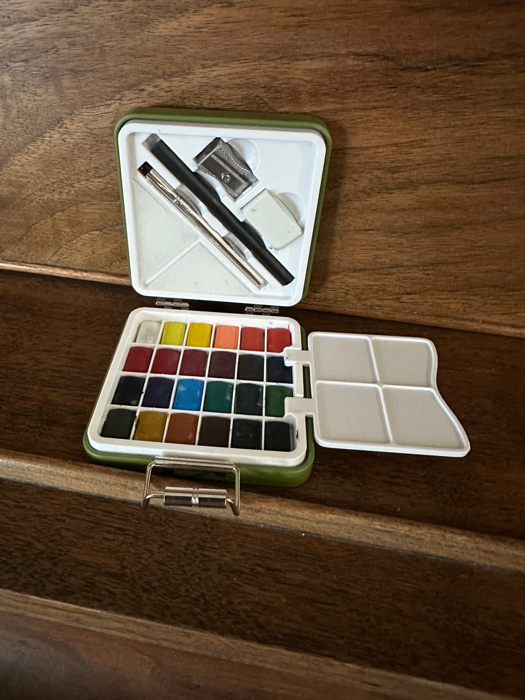 Customer photo review of Papier Tigre | Watercolor Travel Kit