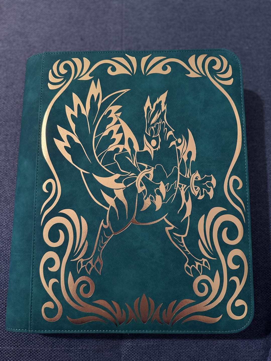 Customer photo review of Gen 3 Leafblade - Toploader Trading Card Binder